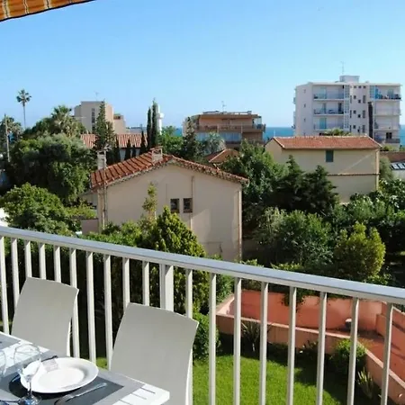 Grand Studio Juan Les Pins Proche